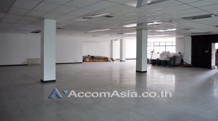 7  Apartment For Rent in Sukhumvit ,Bangkok BTS Nana at Perfect for Pet lovers Apartment, near NIST Intl AA10560
